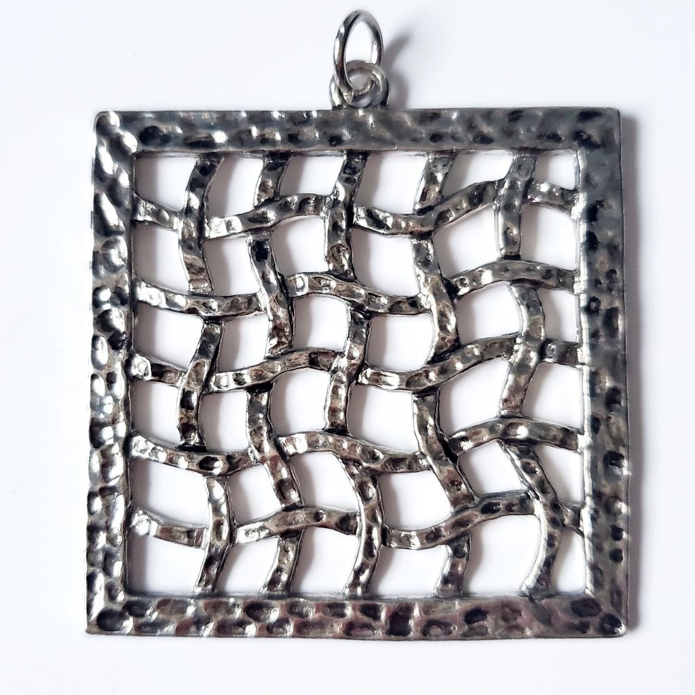 VTG Bold Silvertone Square Hammered Pendant Loose Weave Design 90s Minimalist